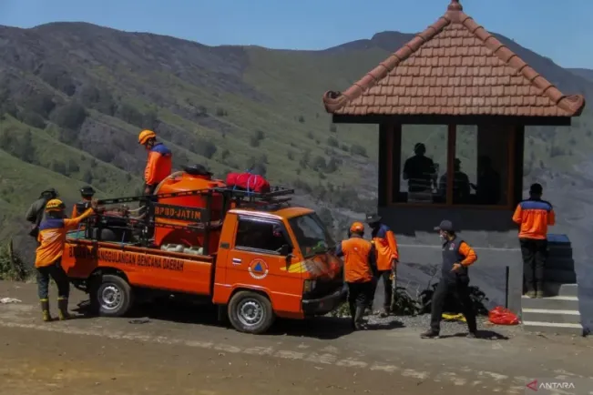 Karhutla Bromo Padam, BPBD Jawa Timur Masih Lakukan Pembasahan