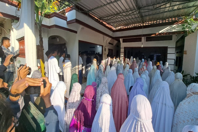 Ngaku Telponan Sama Tuhan, Pimpinan Jamaah di Gunung Kidul Gelar Salat Ied Hari Ini