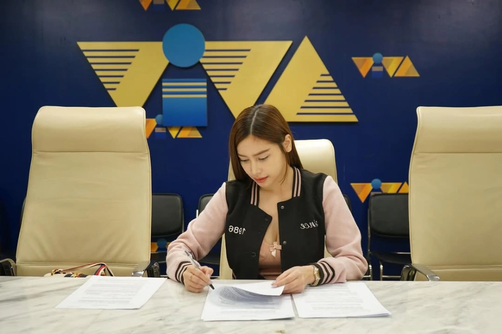 Apple Dy jadi Ratu Vivamax [Instagram]