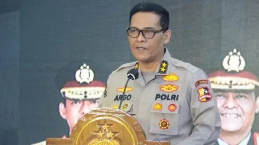 Irjen Argo Yuwono resmi kembali ke Polri setelah sebelumnya ditugaskan di Kementerian UMKM, menegaskan komitmennya dalam institusi kepolisian. [Instagram]