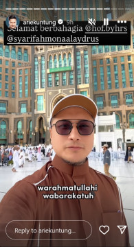 Arie Untung menjalankan ibadah haji tahun ini. (Instagram)