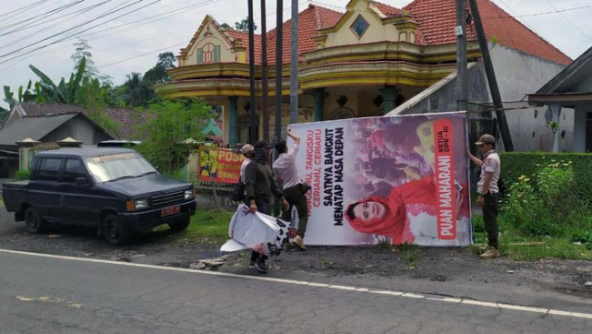 Baliho Puan di Lokasi Bencana, Pengamat: Itu Menunjukkan Pejabat Tidak Punya Empati