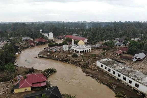 Banjir Tak Kunjung Usai, Kerusakan Lingkungan Sumatera Disorot