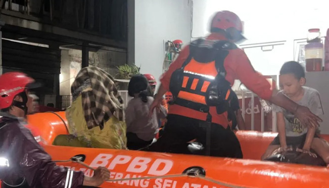 360 Kepala Keluarga di Pondok Aren Terdampak Banjir