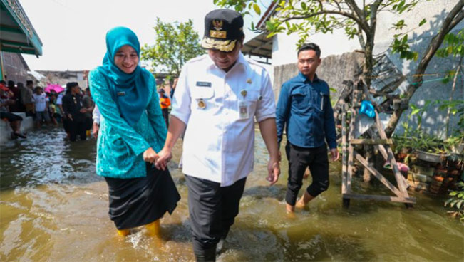 Wagub Jateng Taj Yasin dan istri/Foto: Humas Jateng