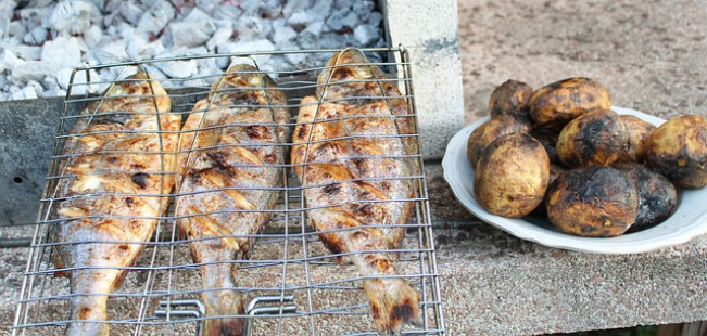 Tips Bakar-Bakar Ikan saat Kumpul Lebaran, Dijamin Maknyus