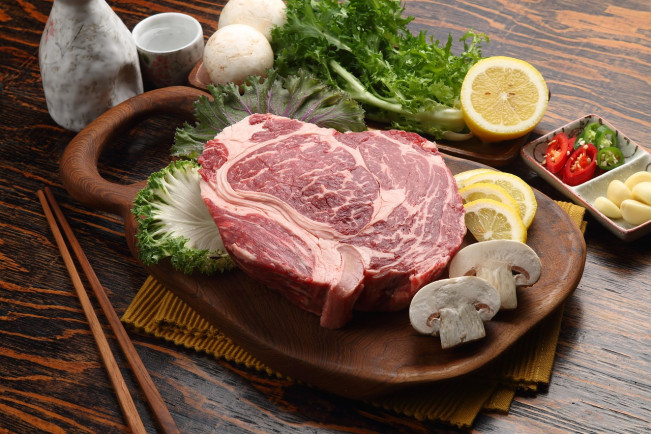 Boleh atau Tidak? Panitia Kurban Ambil Daging Buat Makan Siang!