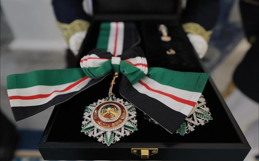 Medali Bejeweled Grand Cordon Al Nahda yang diberikan Raja Yordania Raja Abdullah II kepada Presiden Prabowo Subianto, Jumat (14/11/2025). [Instagram @presidenrepublikindonesia]