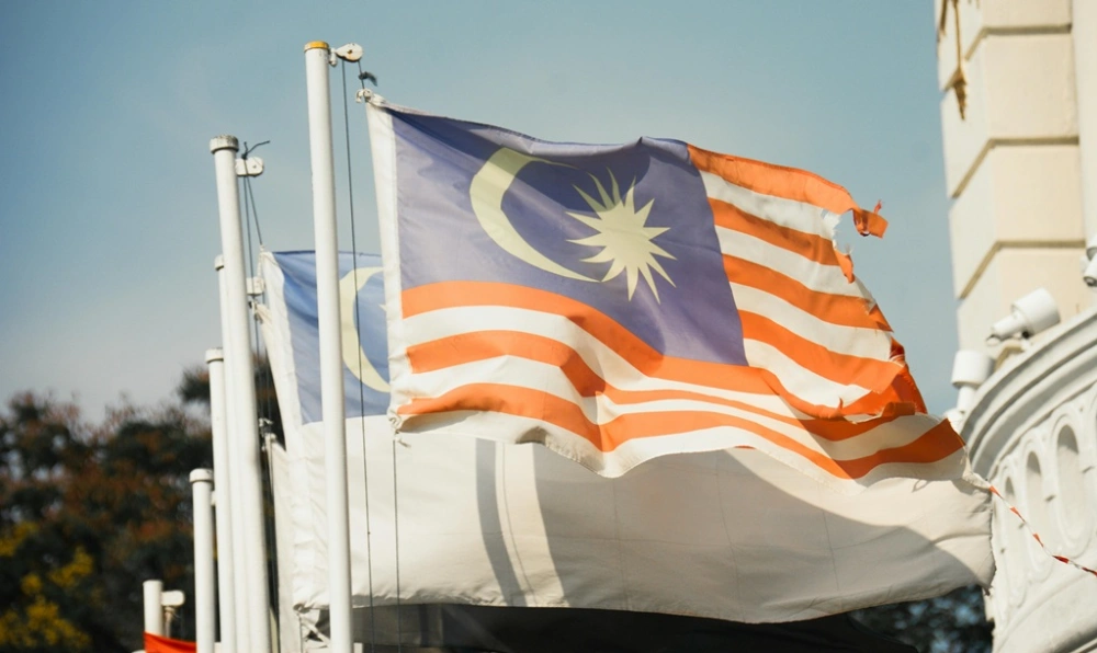 Malaysia Akan Larang Anak di Bawah 16 Tahun Pakai Media Sosial Mulai 2026