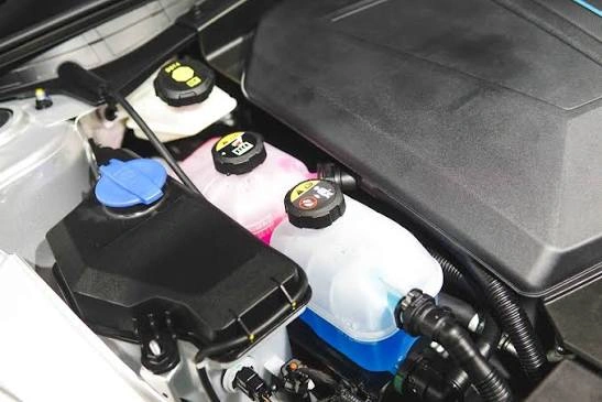 Mobil Listrik untuk Libur Akhir Tahun, Ini Cairan yang Harus Dicek