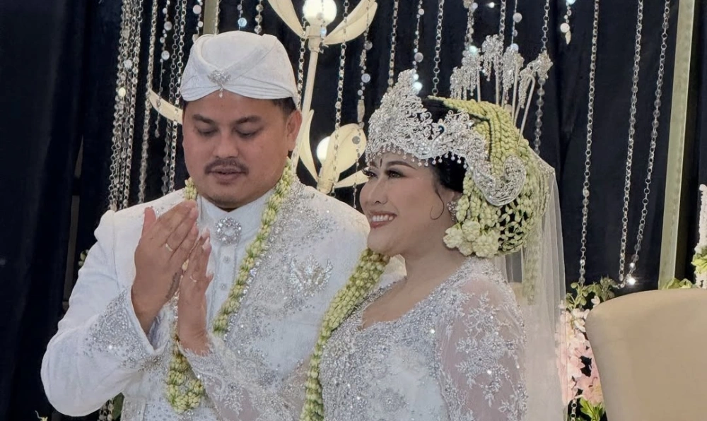 Rully Anggi Akbar dan Boiyen baru sebulan menikah.