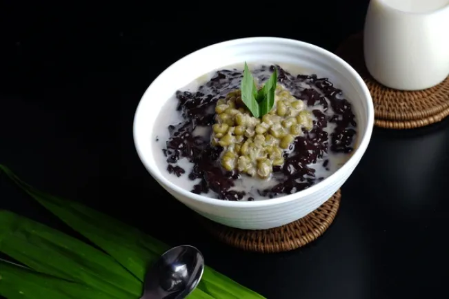 Bubur Kacang Hijau Ketan Hitam, Sajian Lezat Kaya Manfaat