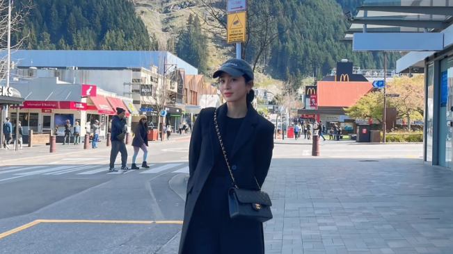 Tangis Bunga Zainal: Ayah Sempat Ingin Berhenti Kemo karena Tak Mau Membebani