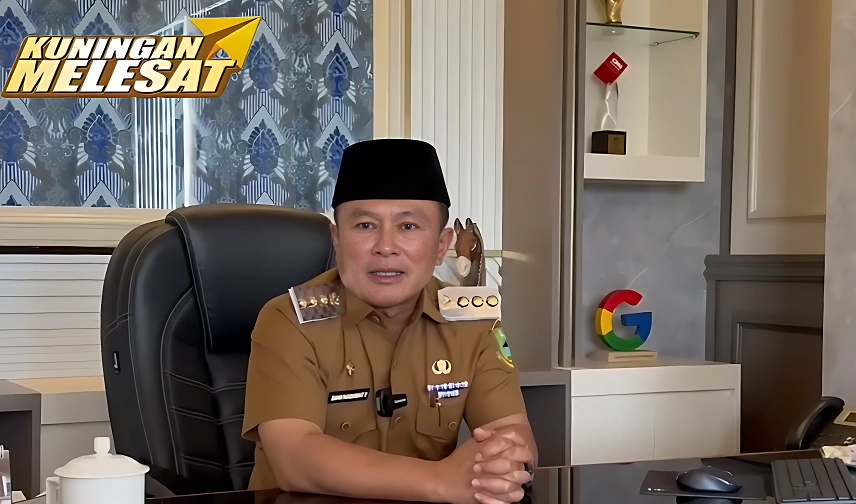 Bupati Kuningan yang usir pengerukan ilegal (X)