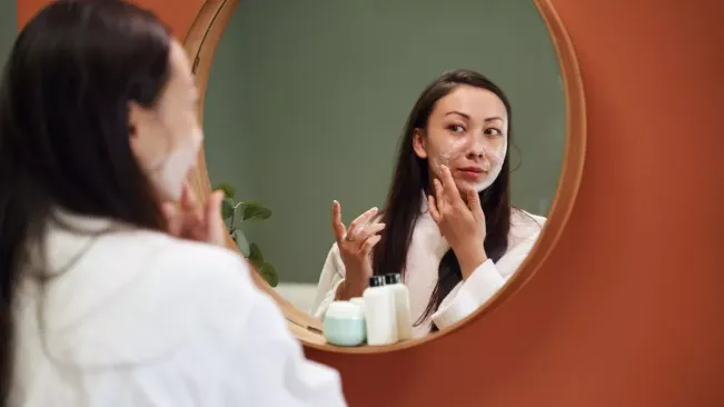 Muncul Kemerahan Pada Wajah? Bisa Jadi Menderita Rosacea