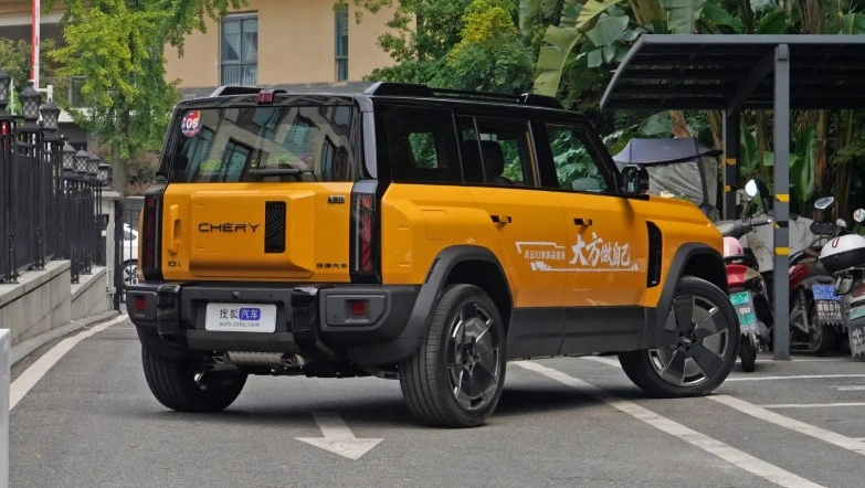 Spesifikasi Chery Fengyun X3L yang Gak Kuat Nanjak di Gunung Tianmen, Harga Mulai Rp250 Jutaan