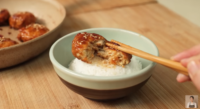 Chichken Tsukune ala Chef Devina Hermawan. (YouTube)