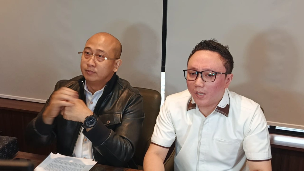 Chris Sam Siwu, pengacara Sarwenda, ditemui di Kawasan Cilandak, Jakarta Selatan, Rabu (19/11/2025) [FTNews/Selvianus Kopong Basar]