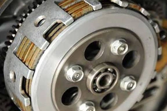 Cuma 5 Hal Ini Penyebab Utama Kopling Motor Jadi Cepat Aus