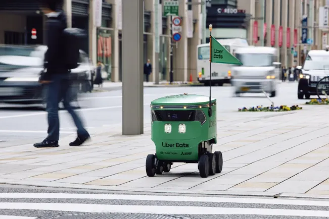 Canggih! Jepang Buat Robot untuk Mengirim Makanan