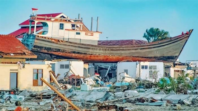 Selamat dari Tsunami Aceh: Teman Datang di Mimpi, Memanggil dan Bilang Ada di Sini