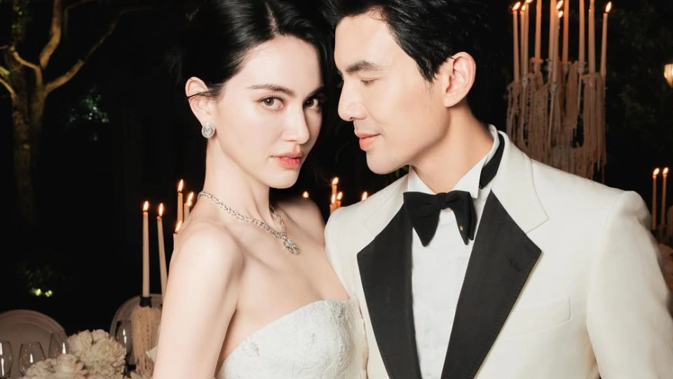 Pemain Thailand Davika Hoorne Dan Ter Chantavit Dhanasevi resmi menikah [Instagram.Com/davikah]