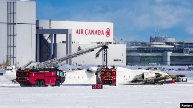 Pesawat Delta Terbalik Saat Mendarat di Bandara Toronto, 19 Orang Mengalami Luka