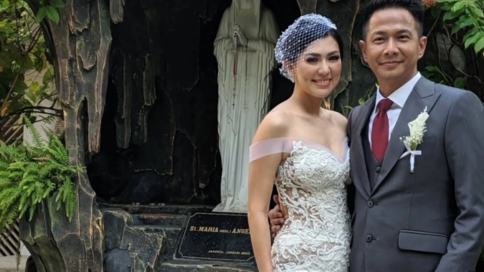 Delon Thamrin Rayakan 6 Tahun Pernikahan, Bahas Rencana Adopsi Anak