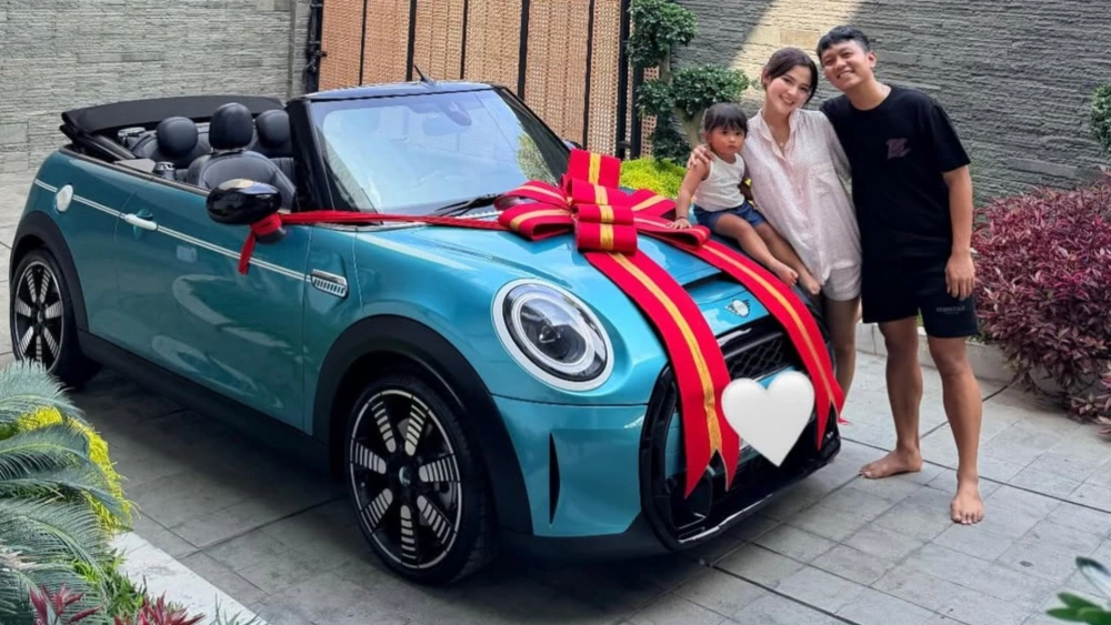 MINI Cooper Cabrio Cuma 25 Unit di RI, Hadiah Ultah Denny Caknan untuk Bella Bonita