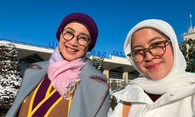 Desy Ratnasari dan putrinya/Foto: Instagram desy