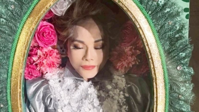 Terbaring di Peti Mati Hijau, Dewi Soekarno Buka Rahasia Filosofi Hidup yang Mengejutkan