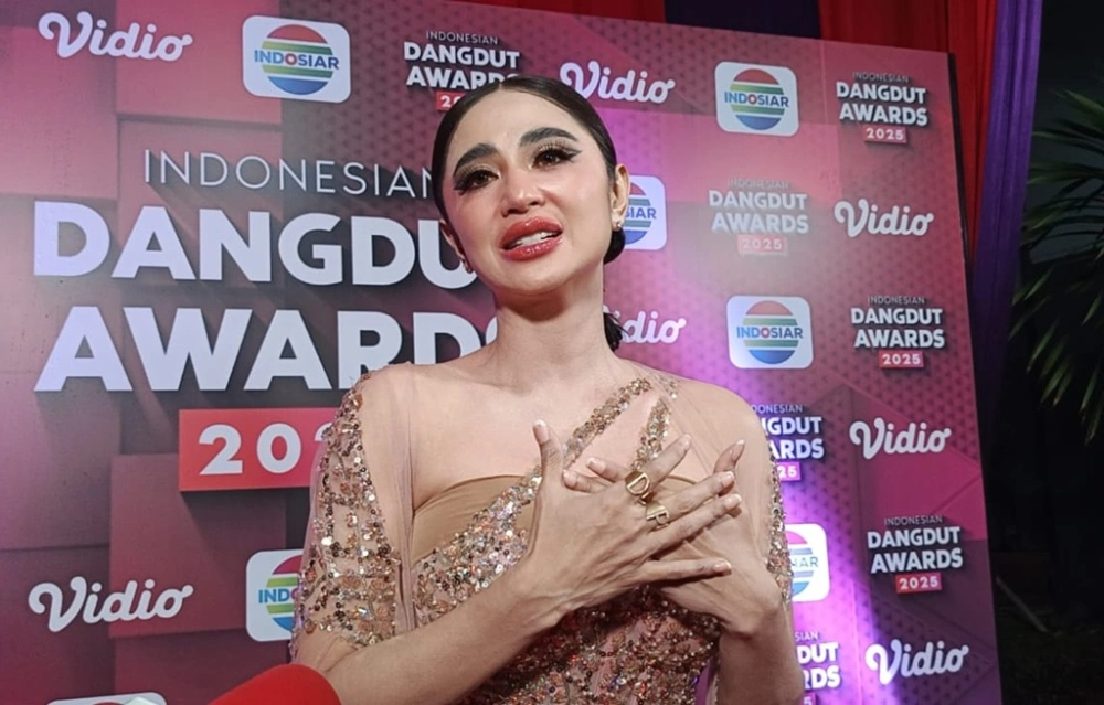 Dear Akademia D’Academy dan Pedangdut Muda, Ada Pesan Nih dari Mami Dewi Perssik