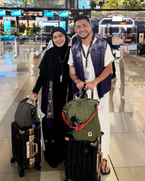 Dian Ayu dan Ananda Omesh berangkat ke Tanah Suci pada 30 Mei. (Instagram)