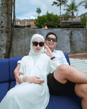 Doni Salmanan dan istrinya. (IG @donisalmanan)