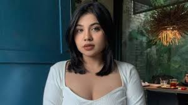 Hamil 5 Bulan Jadi Alasan Dea Onlyfans Tidak Ditahan