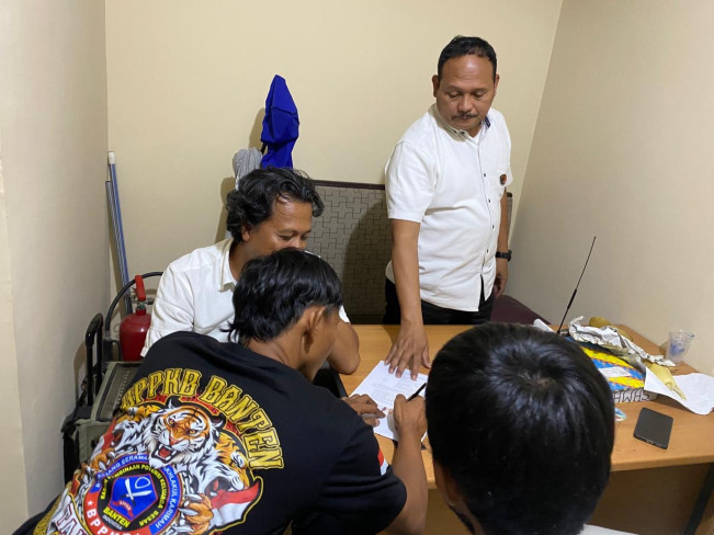 Pondok Aren Memanas! Viral Bentrok Dua Ormas Dipicu Aksi Pungli