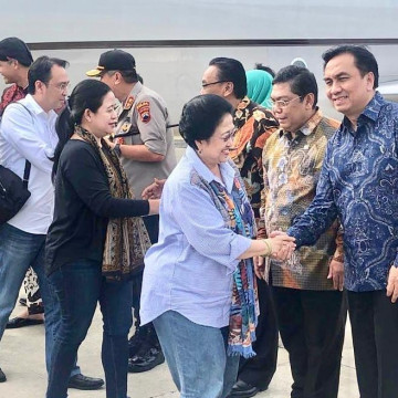 Effendi Simbolon dan petinggi PDIP. (Instagram @effsimb)