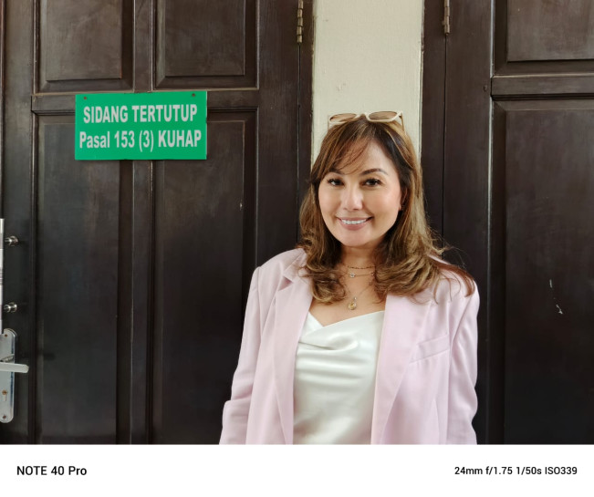 Emma Waroka Pasang Badan buat Nikita Mirzani: “Masa Kerjasama Dibilang Pidana?”