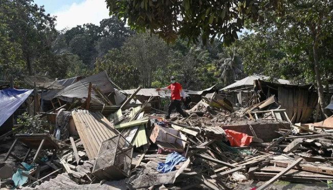 Jumlah Pengungsi Erupsi Gunung Lewotobi Laki-Laki Capai 4.436 Orang, BNPB Larang Aktivitas di Radius 7 Km