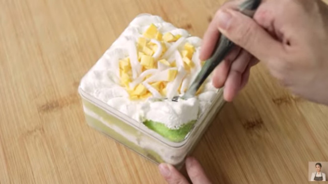 Takjil Super Lembut Segar, Nih Resep Es Teler Cake Dessert Box dari Chef Devina Hermawan