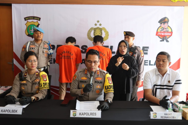 Polisi Tangkap Dua Pengedar Narkoba Modus Kemasan Teh Herbal di Muara Angke