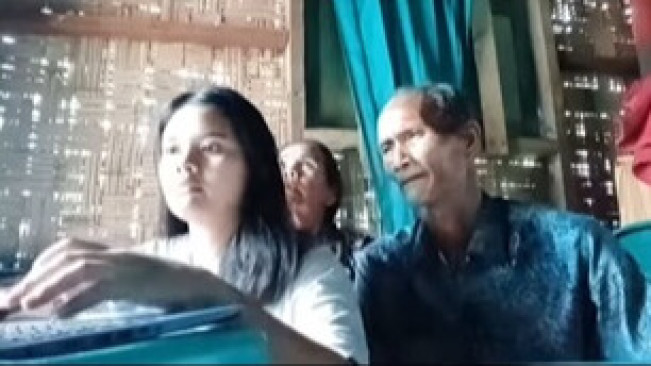 Ditemani Kedua Orang Tua Lihat Pengumuman, Video Gadis Desa Lulus CPNS Bikin Netizen Mewek