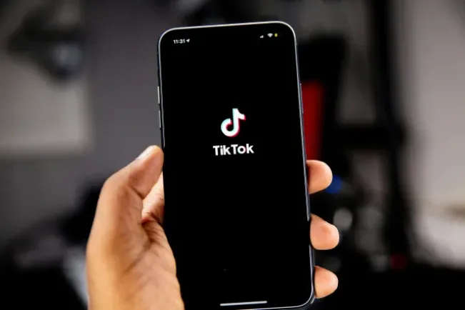 Agar Terhindar Seperti Kasus Paris Hilton, Ini Cara Melindungi Akun TikTok