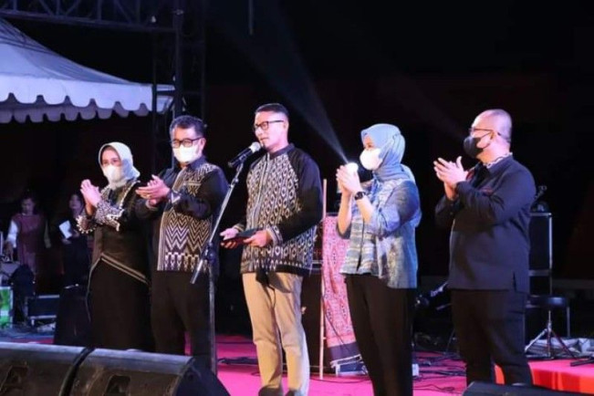 Promosikan Aset Bangsa ke Luar Negeri Lewat Tenun Sekomandi