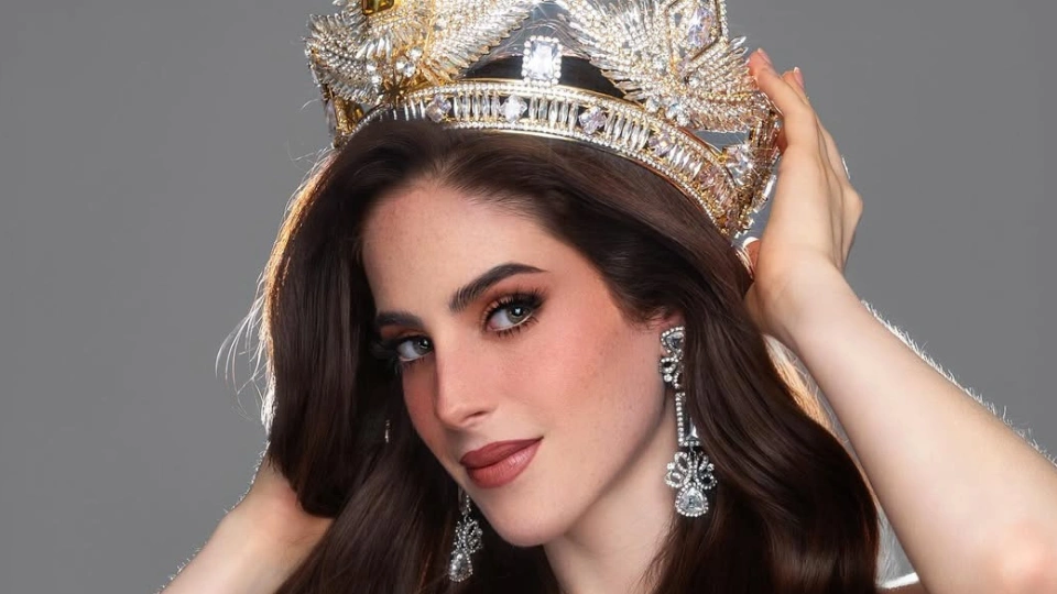 Fátima Bosch Miss Universe Mexico 2025, melakukan aksi walk out [instagram.com/fatimaboschfdz]