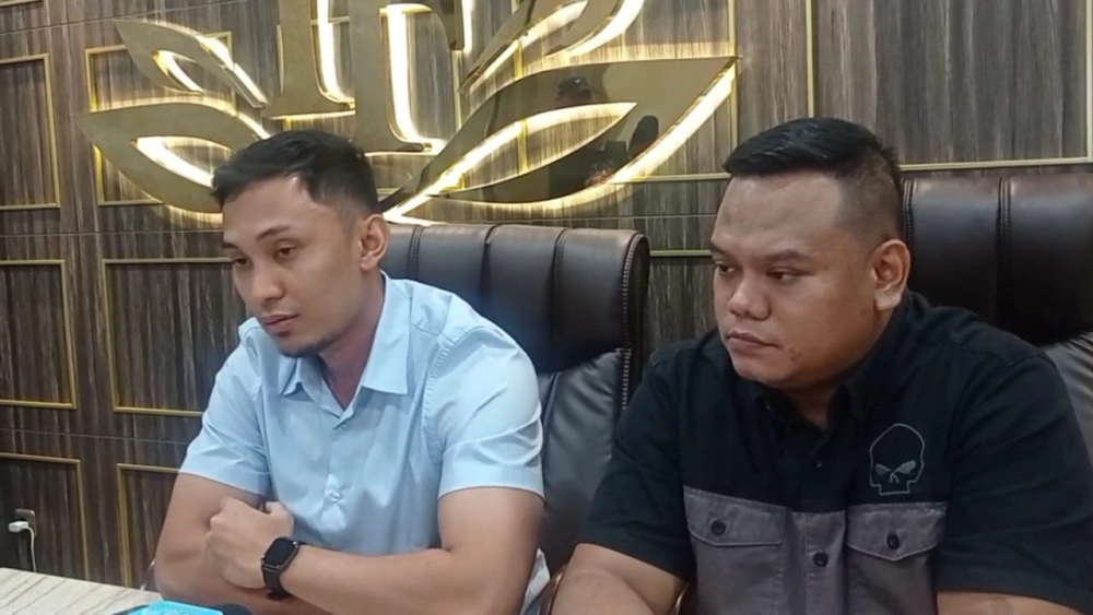 Kuasa hukum Mawa, Fedhli Dan Darma Pradja (FTNews/Raka)