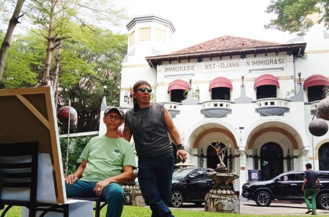 Pelukis Fitrajaya di Mata Hong Djien