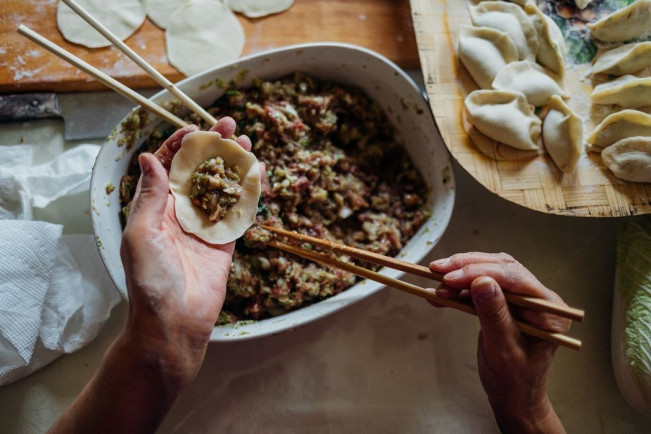 Mengenal Jiaozi: Pangsit Tionghoa yang Wajib Ada saat Imlek