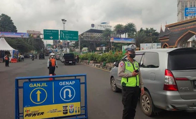 Penerapan ganjil genap di Jalur Puncak, Bogor. [Ist]