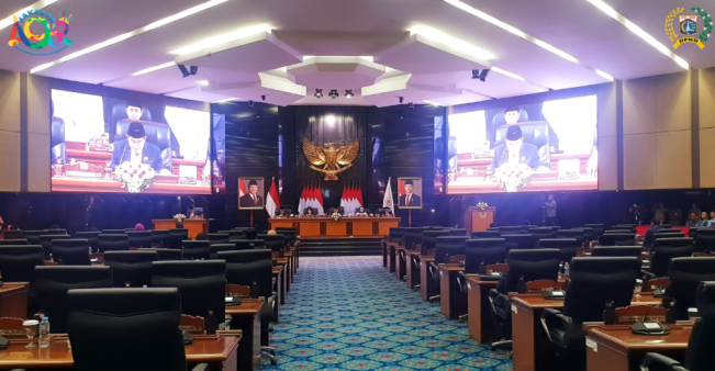 Rapat Paripurna Diwarnai Aksi Main Game dan Pegangan Tangan, DPRD Ternate Jadi Sorotan